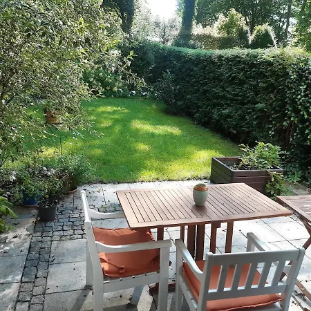 Sunny Garden Flat In ミュンヘン