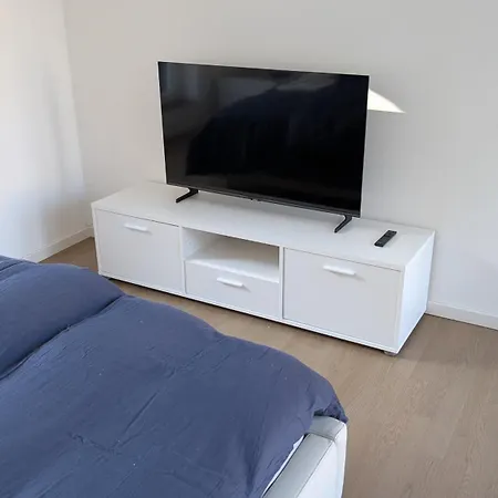Doublebedroom With Bath Doppelzimmer Mit Bad Homestay Munich