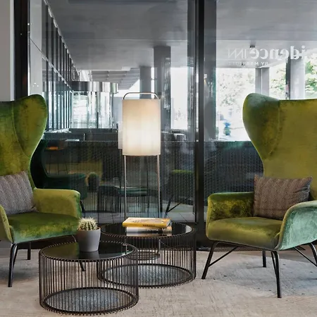 Ξενοδοχείο By Marriott East 4*