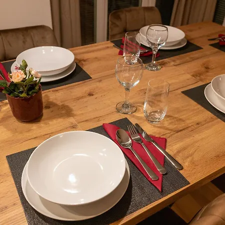 דירה Large 150 Qm In Centrally Located 1 To 15 Guests *