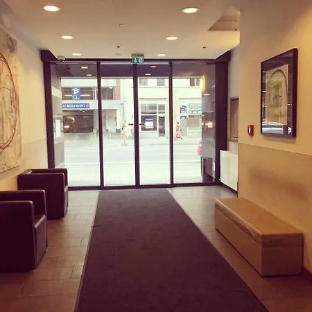 Apartment At Station *