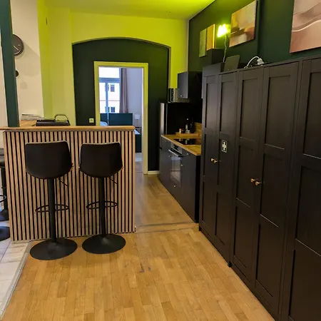 Large 110 Qm In Very Cetral Location 1 To 12 Guests Мюнхен