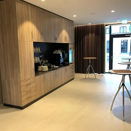 Express - East By Ihg Hotel