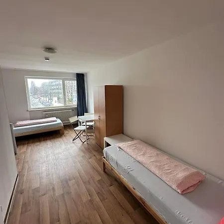 Budget Olympia Park Apartmenthostel 53 *