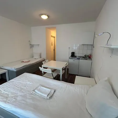Budget Station Apartmenthostel Sen 14