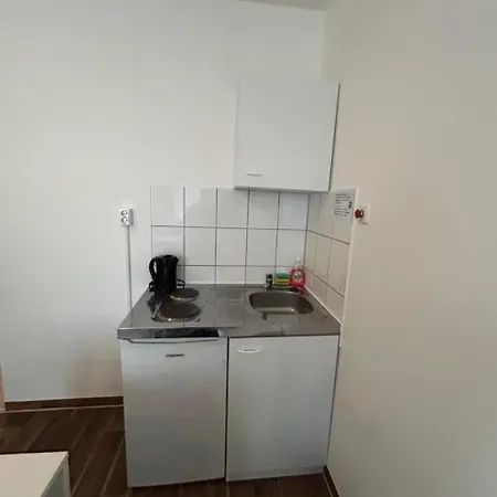 Budget Station Apartmenthostel Sen 14
