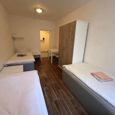 Budget Station Apartmenthostel Sen 14 *