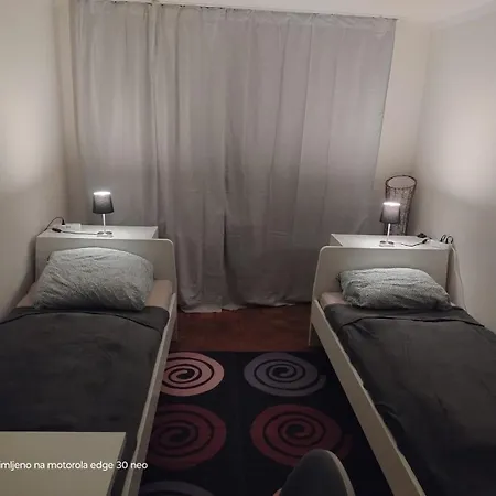 Apartment K3 Rg, Zentrale Lage, Schoene 2 Zimmer, Voll Ausgestattet! *