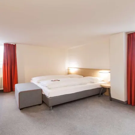 מלון Sure By Western Hauptbahnhof 3*