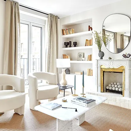 4-bedrooms Apartment *