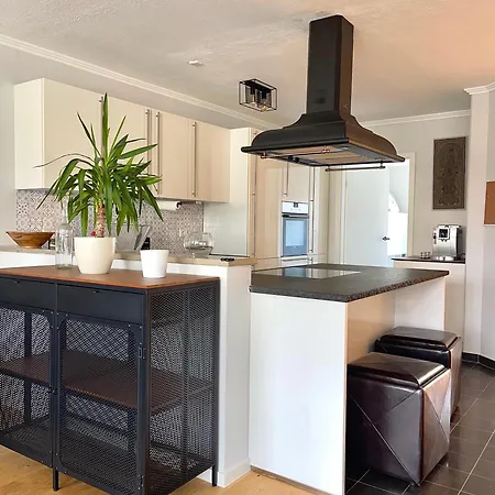 Apartment Modernes Designer Mit Balkon 5 Min Zum Oktoberfest & *