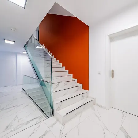 Fast Luxury Aparthotel *