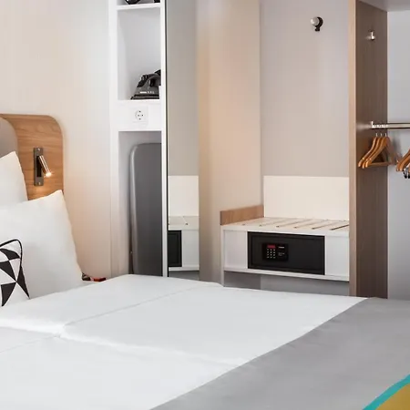 Hotel Express - East By Ihg