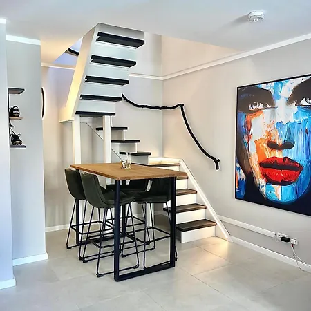 Apartment Design Auf 2 Etagen Mit Balkon Nahe Isar & Innenstadt Munich