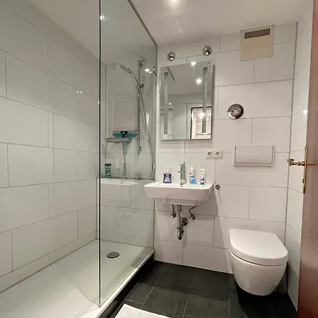 Stilvolles Souterrain-studio In Toplage - Naehe Zentrum & U-bahn Apartment