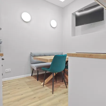 Flatista Homes - Luise Apartment