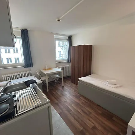 Daire Budget Station Apartmenthostel Sen 14 *