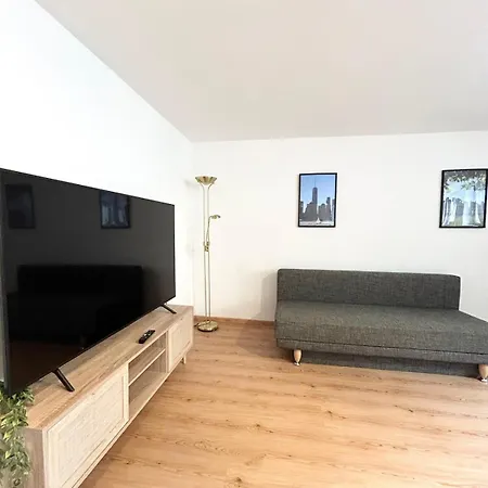 New Studio, & Quiet Apartment