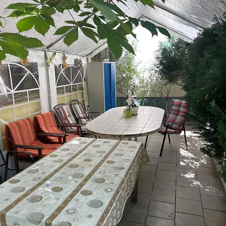 Haydn Guest house 2*