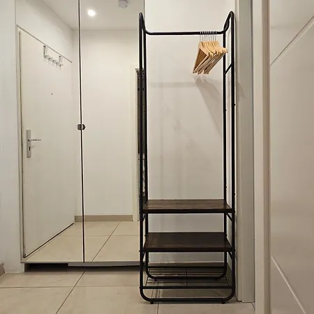 Apartment Large Cozy With Balcony And Kitchen At Pasing *