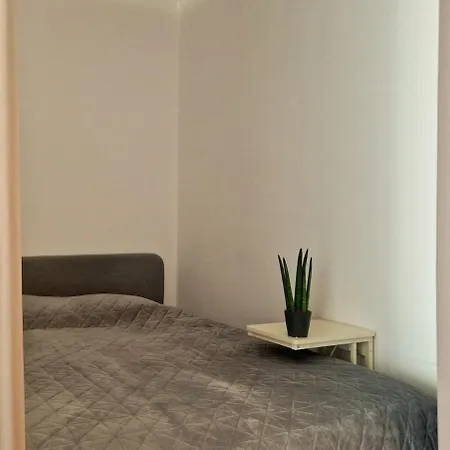 Large Cozy With Balcony And Kitchen At Pasing * Munich