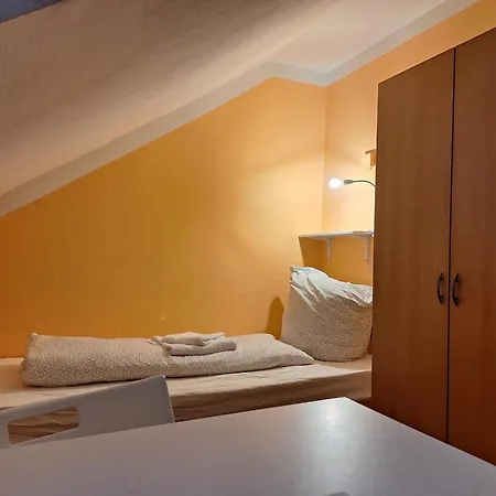 Ostello Budget Aubing Apartmenthostel Aub 162 *