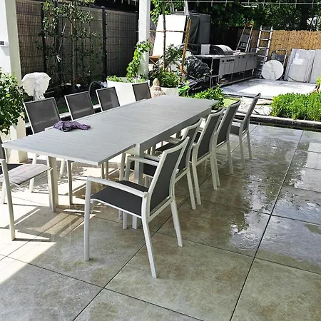 Luxurious Large With Pool, Garden, Koi Pond Apartment *