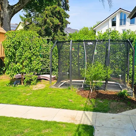 Luxurious Large With Pool, Garden, Koi Pond