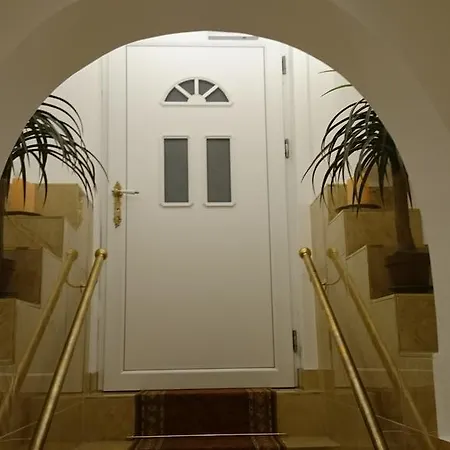 Schwabinglive Bed & Breakfast Munich
