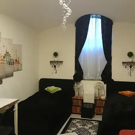 Bed & Breakfast Schwabinglive Munich
