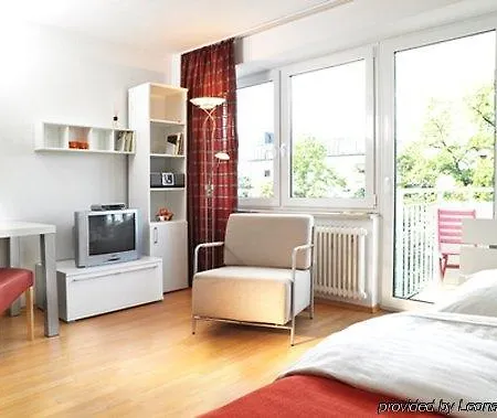 Frederics Schwabing 4*