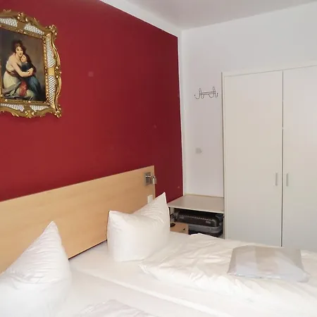 Haydn Guest house 2*