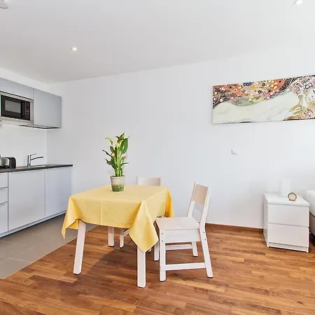 Carl Apartament *