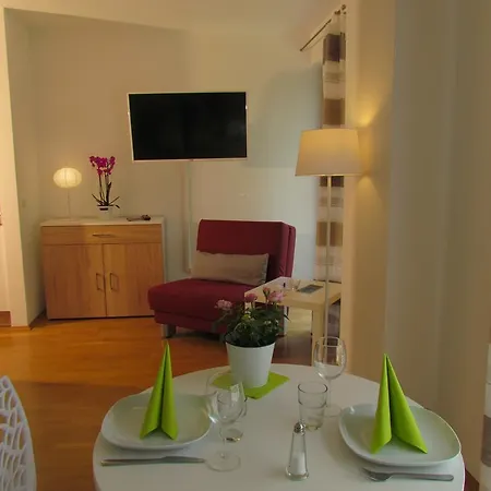 Apartment Amenity-garden-apartments