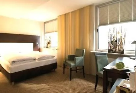 Leonardo Center 4*