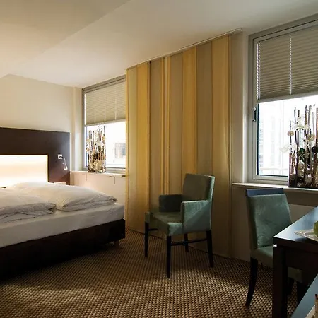 Leonardo Center 4*