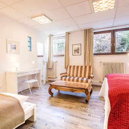 Gasthuis Garden House&east Park-apartments 2*