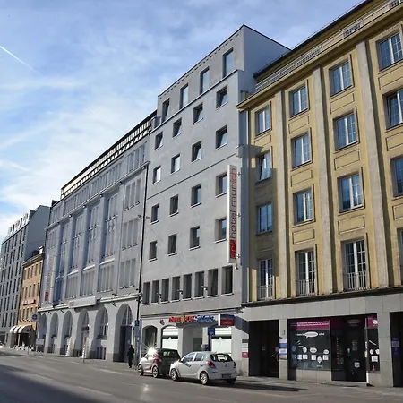 Отель Arthotel