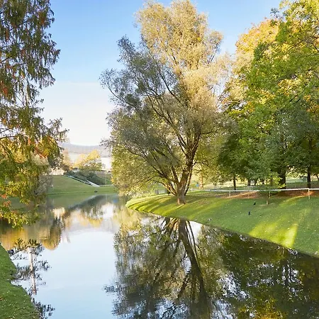 Living Am Olympiapark Apart Otel