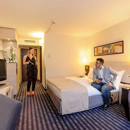 Mercure Süd Messe 4*