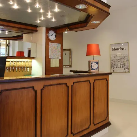 Andi Stadthotel Hotel 3*