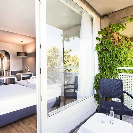 Apart Otel Living Am Olympiapark 3*