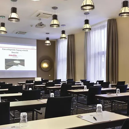 Intercityhotel Hotell 4*