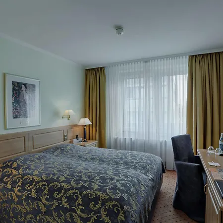 Awa 4* Munich