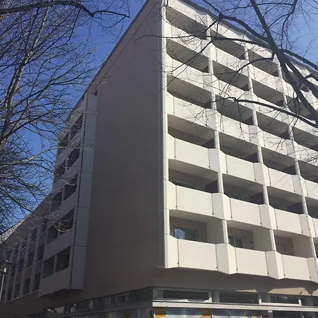 Frederics Schwabing 4*