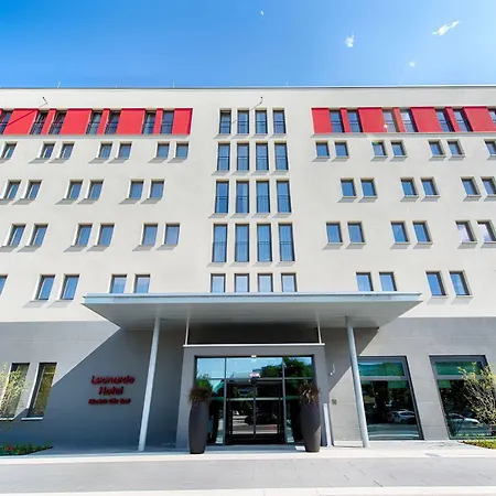 Hotel Leonardo East 4*