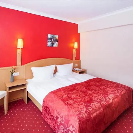 Bristol Hotel 3*