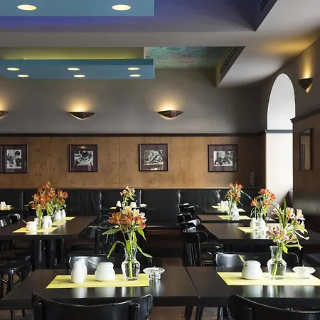 Hotel Deutsches Theater 3*
