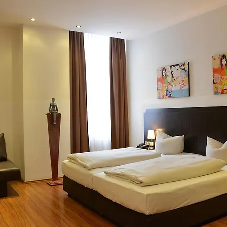 Отель Arthotel