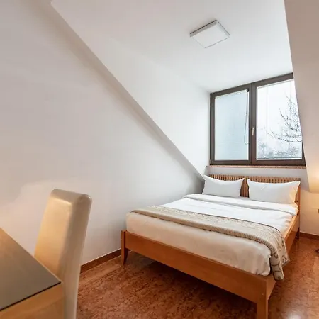 Garden House&east Park-apartments 2*